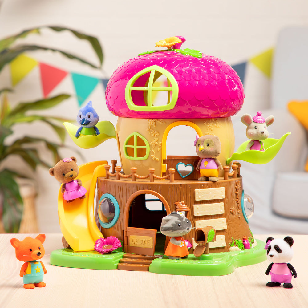 Acorn treehouse playset with animal figurines