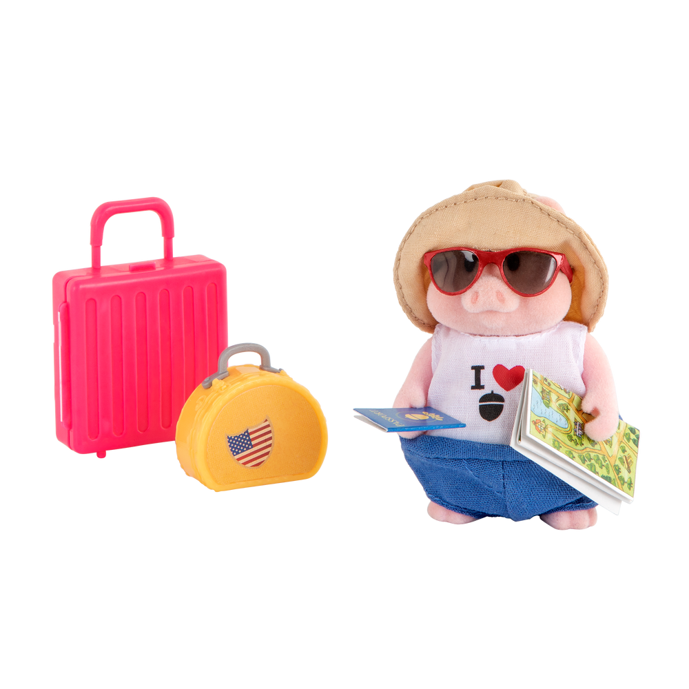 Toy travel kit with pig figurine