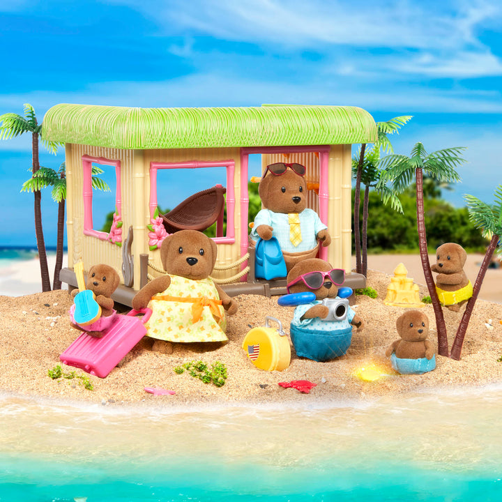 Toy travel kit with pig figurine